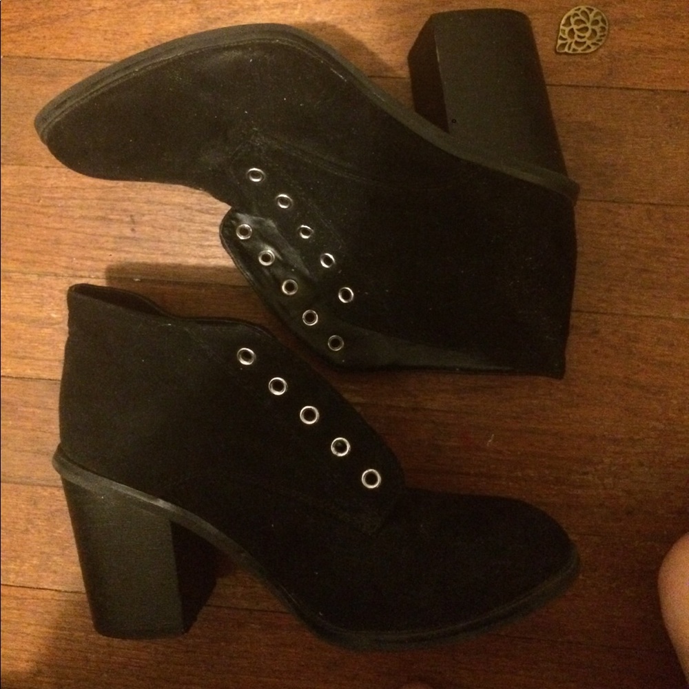 Heeled Oxford shoes